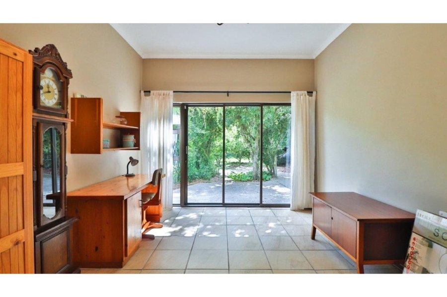 6 Bedroom Property for Sale in Lovemore Park Eastern Cape